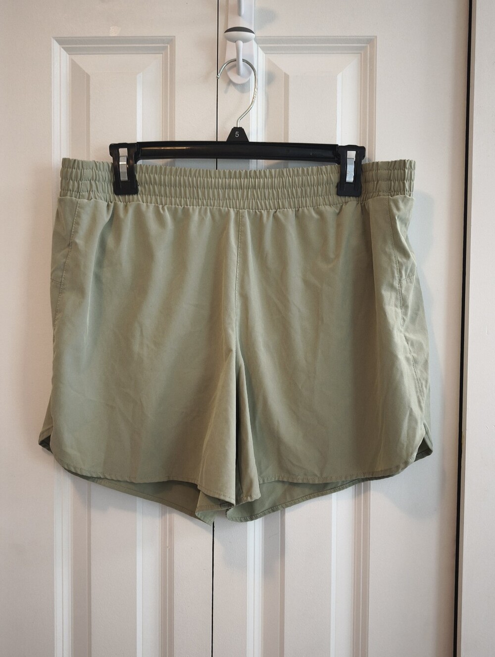 Columbia Women's Lined Light Olive Athletic Running/ Hiking Shorts